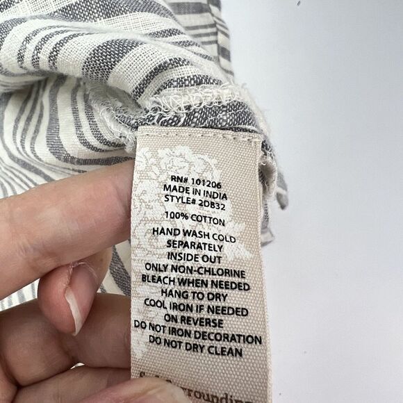 Soft Surroundings Perla floral button up tunic shirt striped yarn sequin Medium - Picture 5 of 5